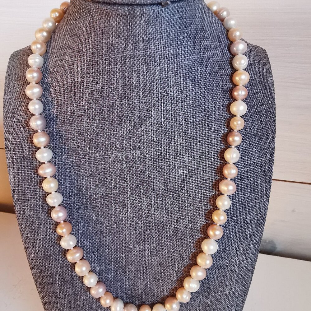 Beautiful Boxed Multi-Coloured Freshwater Pearl Necklace and Bracelet Set - Picture 4 of 15